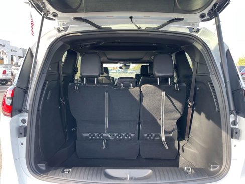 New 2026 Chrysler Pacifica Select image 32