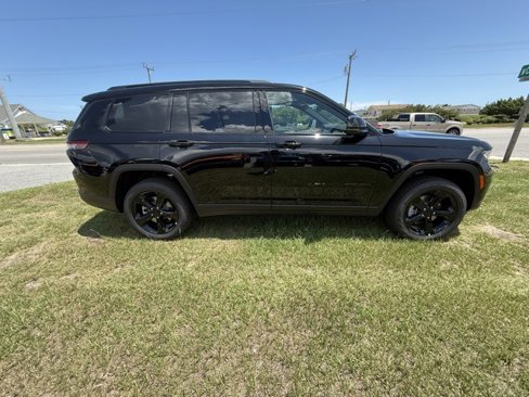 New 2025 Jeep Grand Cherokee L Limited image 8