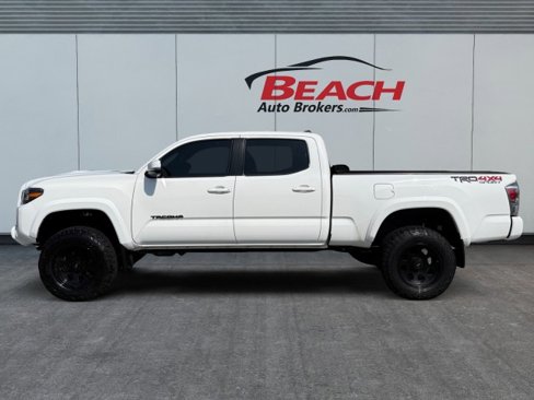 Used 2021 Toyota Tacoma TRD Sport image 3