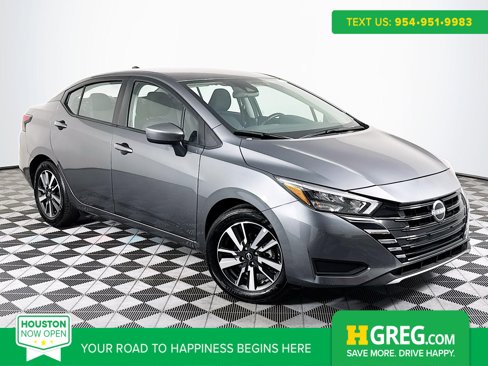 Used 2025 Nissan Versa SV image 1