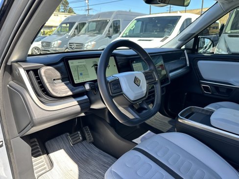 Used 2023 Rivian R1T Adventure image 9