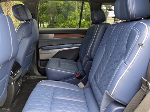 New 2026 Cadillac Vistiq Premium Luxury w/ LPO, Floor Liner Package image 30