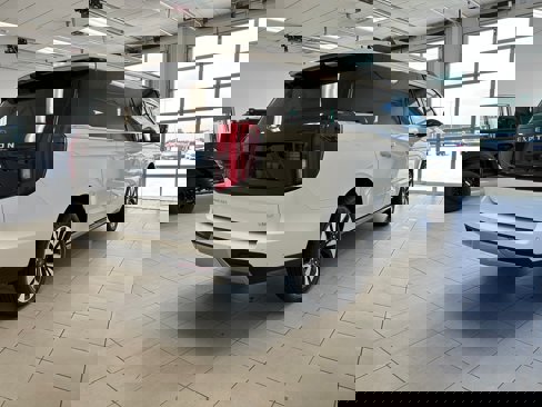 New 2025 Ford Expedition Max Platinum w/ Driver's Package image 28
