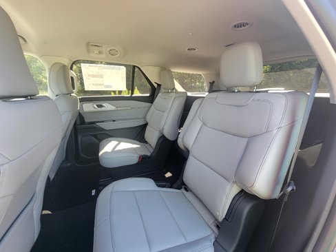 New 2025 Ford Explorer Active image 30