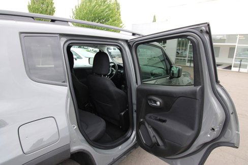 Used 2021 Jeep Renegade Latitude w/ Convenience Group image 21