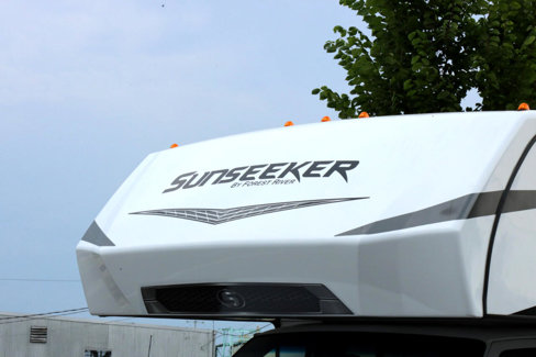 Used 2022 Ford E-450 and Econoline 450 Super Duty w/ Motorhome Prep Package image 7
