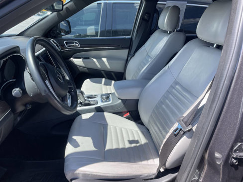 Used 2018 Jeep Grand Cherokee Limited image 35