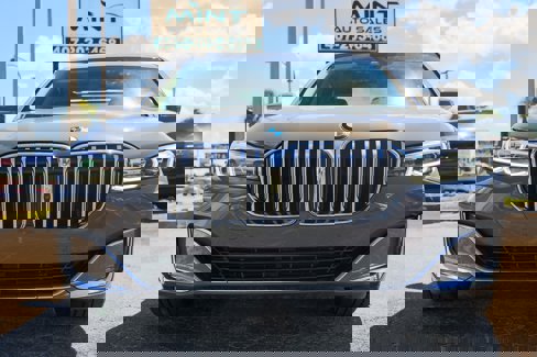 Used 2022 BMW 740i w/ Premium Package image 22