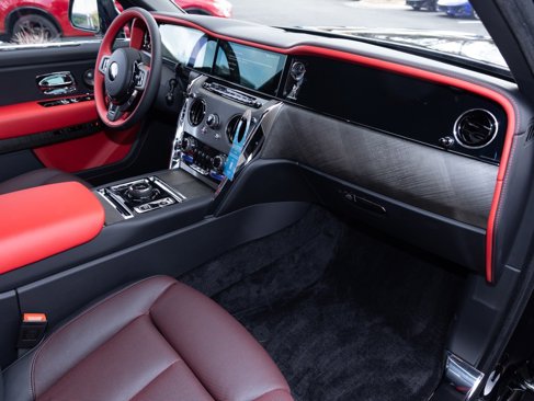 New 2025 Rolls-Royce Cullinan image 57