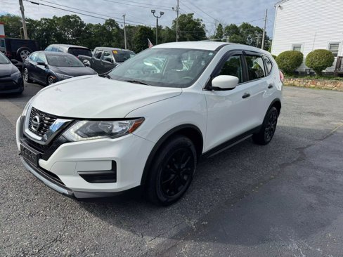 Used 2017 Nissan Rogue S image 3