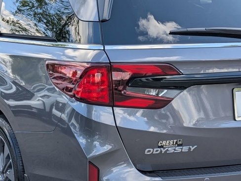 New 2026 Honda Odyssey Touring image 13