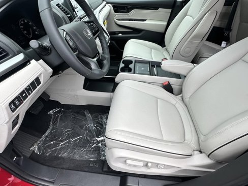 New 2026 Honda Odyssey Touring image 7