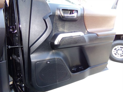 Used 2016 Toyota Tacoma Limited image 66