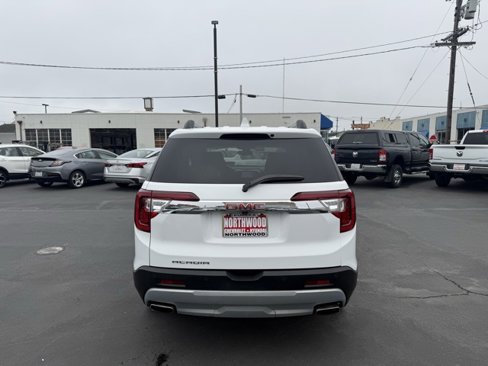 Used 2023 GMC Acadia SLT image 4