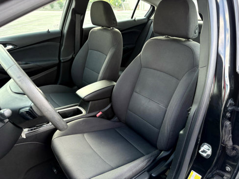 Used 2018 Chevrolet Cruze LT image 36