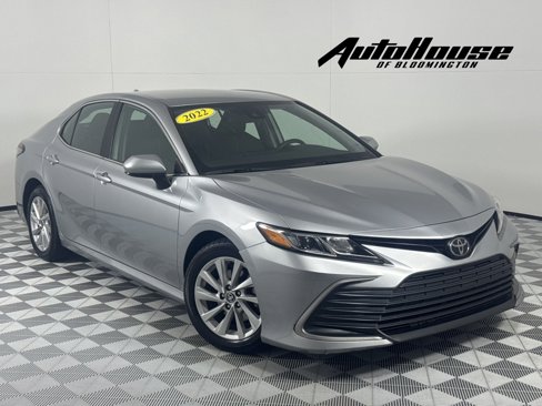 Used 2022 Toyota Camry LE image 1