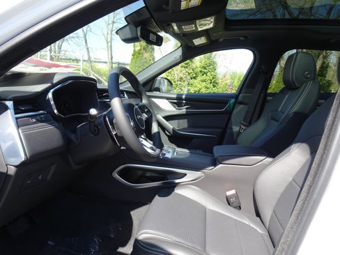 New 2026 Jaguar F-PACE R-Dynamic S image 16