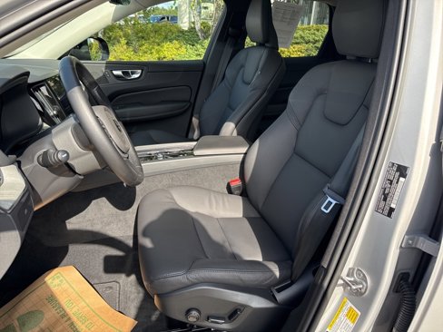 Certified 2025 Volvo XC60 B5 Plus image 17