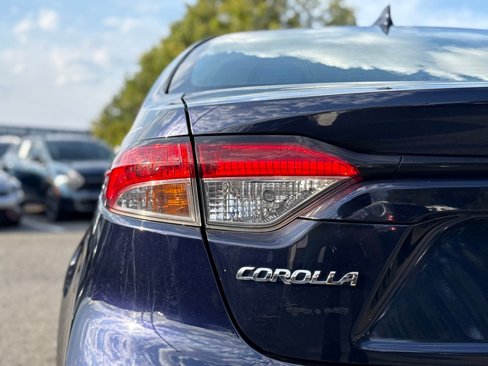 Used 2020 Toyota Corolla LE image 9
