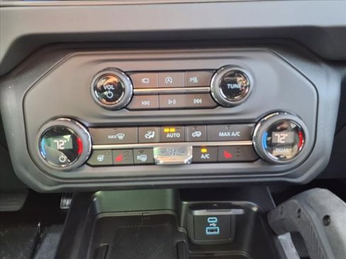 New 2025 Ford Bronco Badlands image 16