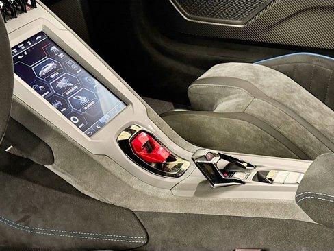 Used 2024 Lamborghini Huracan STO image 16