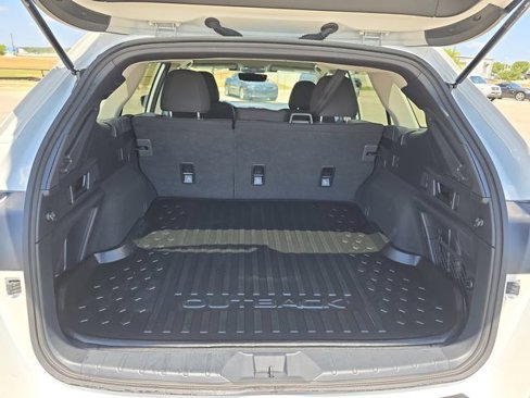 Used 2025 Subaru Outback Premium w/ Popular Package #1A image 12