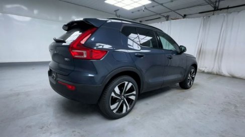 New 2026 Volvo XC40 B5 Plus w/ Protection Package Premier image 24