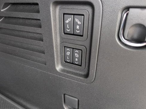 New 2026 Buick Enclave Sport Touring w/ Power Package image 5