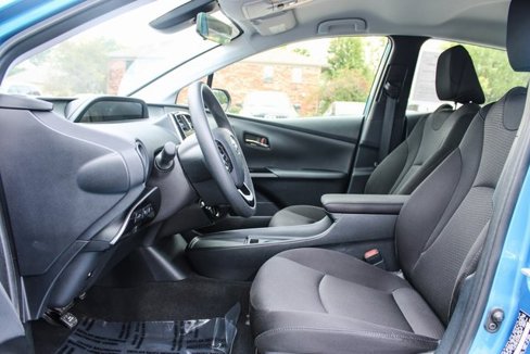 Used 2022 Toyota Prius LE image 12