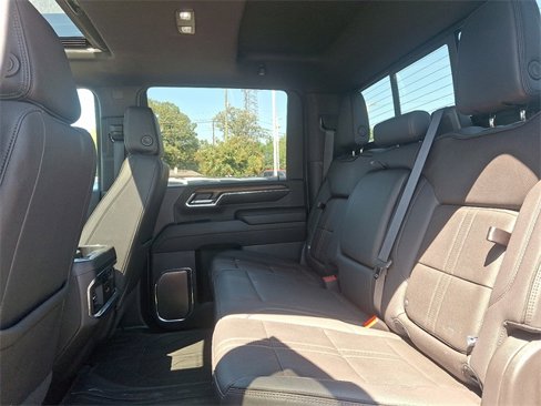 Used 2024 Chevrolet Silverado 3500 High Country w/ High Country Premium Package image 9