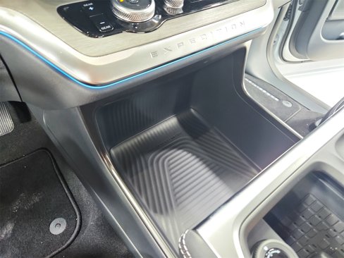 New 2025 Ford Expedition Platinum image 34