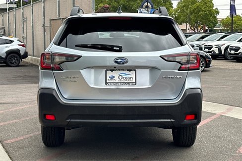 Used 2024 Subaru Outback Premium image 6