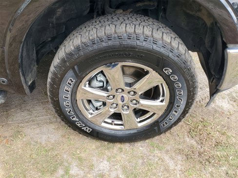 Used 2020 Ford F150 Lariat w/ Equipment Group 502A Luxury image 6