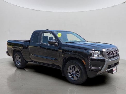 Used 2025 Nissan Frontier SV image 22