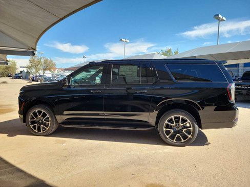 New 2026 Chevrolet Suburban RST image 3