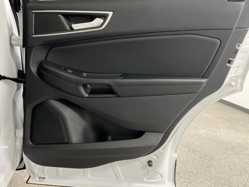 Used 2024 Ford Edge SEL image 54
