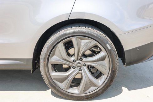 New 2025 Land Rover Range Rover Sport SE image 9