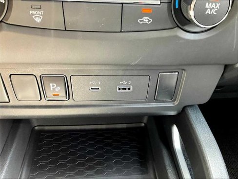 Certified 2025 Nissan Frontier SV image 25