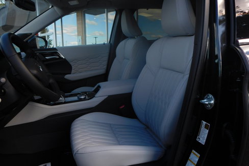 New 2025 Mitsubishi Outlander AWD image 10