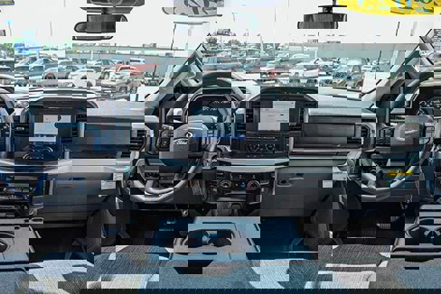 Used 2023 Ford F150 XLT image 5
