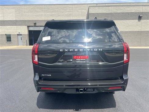 New 2025 Ford Expedition Active image 5