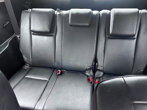 Used 2019 Toyota Highlander SE image 8