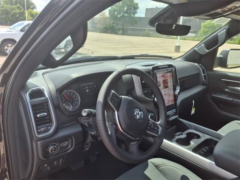 New 2026 RAM 1500 4x4 Crew Cab image 11