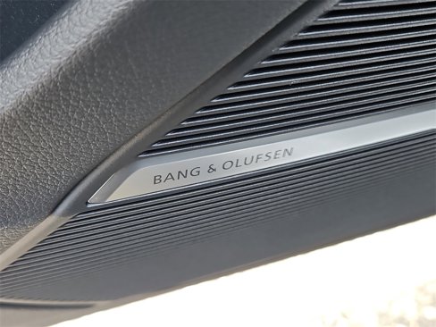 Used 2024 Audi Q8 Prestige image 21