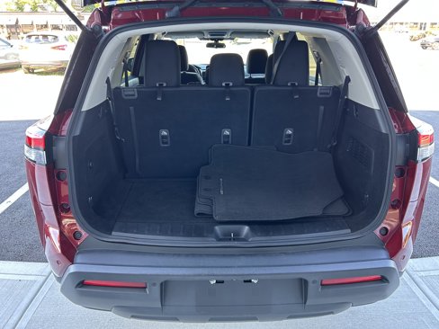 Used 2022 Nissan Pathfinder SV image 35