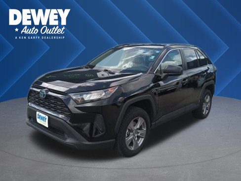 Used 2022 Toyota RAV4 LE image 1