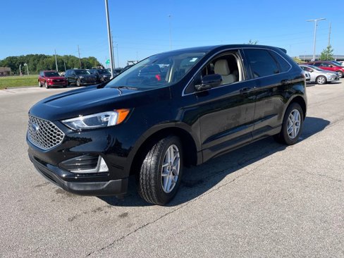 Used 2024 Ford Edge SEL w/ Convenience Package image 2