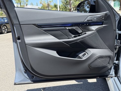 New 2026 BMW M5 w/ Executive Package image 17