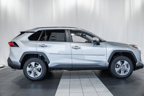 New 2025 Toyota RAV4 XLE image 3