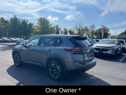 Certified 2025 Nissan Rogue SV image 10